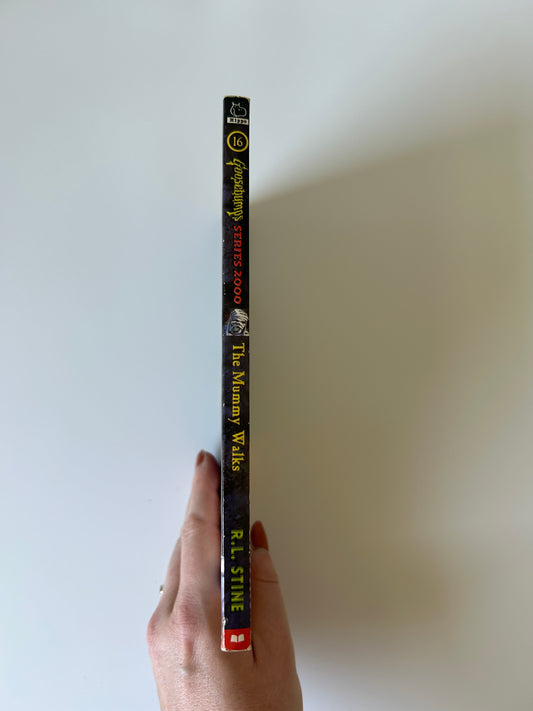Goosebumps Series 2000 #16: The Mummy Walks - R.L. Stine